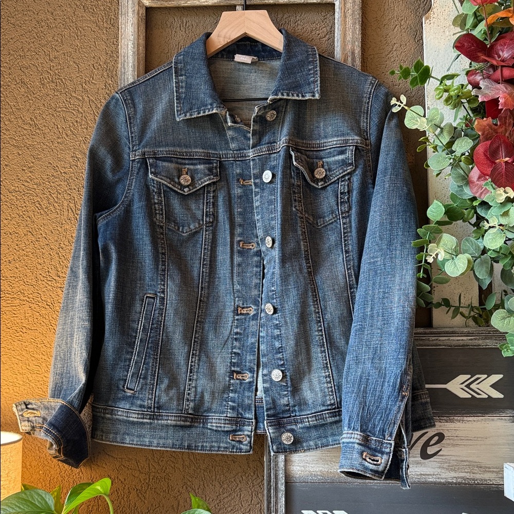 Chico’s Denim Jean Jacket 💙